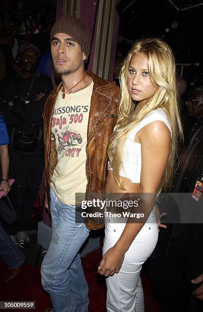 Enrique Iglesias and Anna Kournikova during 2002 MTV Video Music Awards - Arrivals at Radio City Music Hall in New York City, New York, United States.