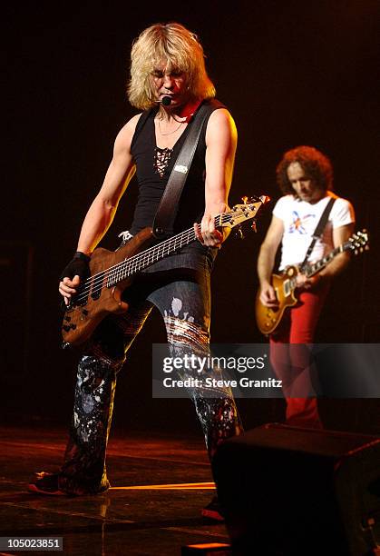 Def Leppard In Concert - Los Angeles, News Photo