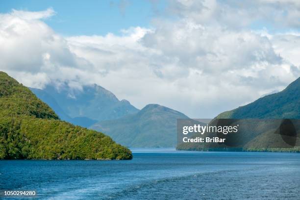 dusky sound, fiordland national park, new zealand - te anau stock pictures, royalty-free photos & images