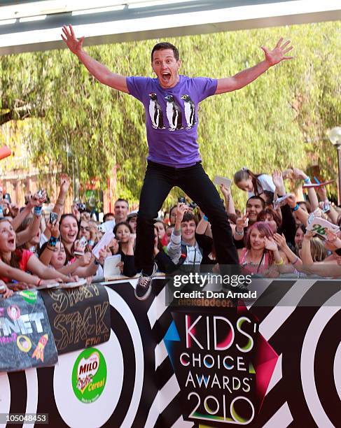 Rove McManus arrives for the Australian Nickelodeon Kids' Choice Awards 2010 at the Sydney Entertainment Centre on October 8, 2010 in Sydney,...