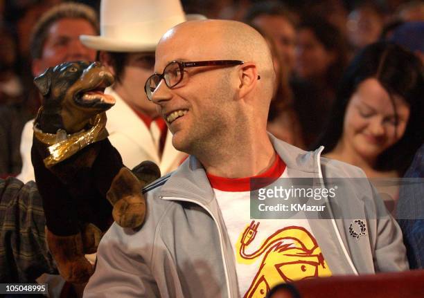 Triumph, the Insult Comic Dog, and Moby perform at the 2002 MTV Video Music Awards