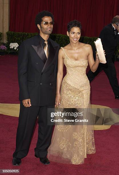 Eric Benet and Halle Berry during The 75th Annual Academy Awards - Arrivals at The Kodak Theater in Hollywood, California, United States.