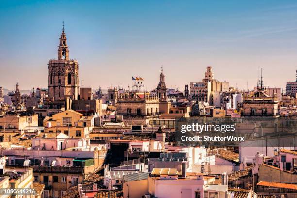 skyline del quartiere della città vecchia a valencia in spagna - comunidad autonoma de valencia foto e immagini stock