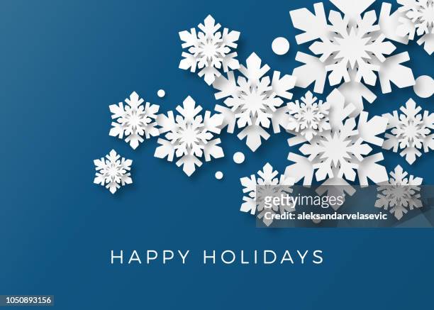 ilustraciones, imágenes clip art, dibujos animados e iconos de stock de tarjeta navideña con copos de nieve de papel - tarjeta de felicitación
