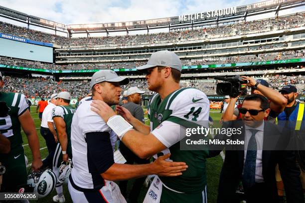 Case Keenum of the Denver Broncos congratulates Sam Darnold of the New York Jets on his win after their game at MetLife Stadium on October 07, 2018...