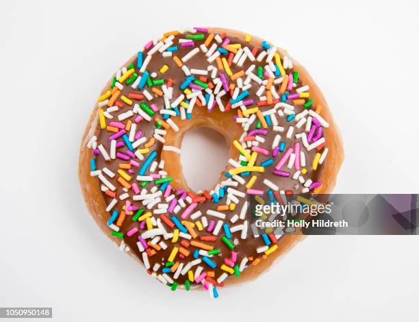 donut on white - cake from above stock-fotos und bilder