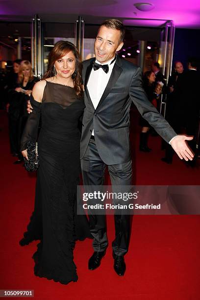 Actress Simone Thomalla and tv host Kai Pflaume attend the German TV Award 2010 at Coloneum on October 9, 2010 in Cologne, Germany.