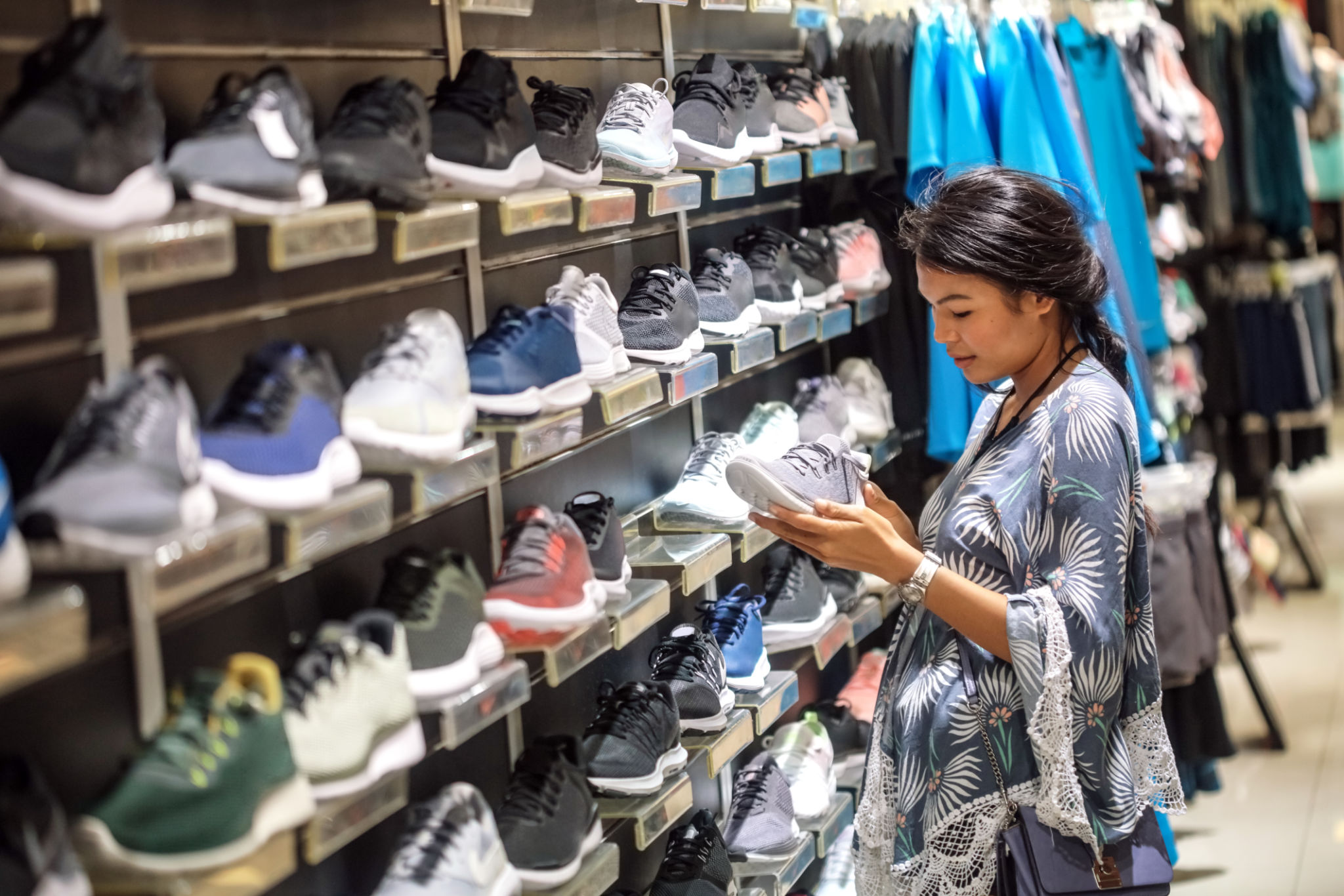 choosing sneaker jewelry