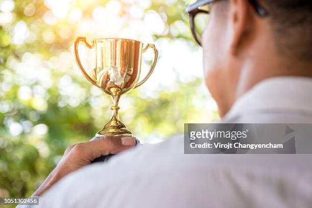 business winner award - business awards ceremony stock pictures, royalty-free photos & images