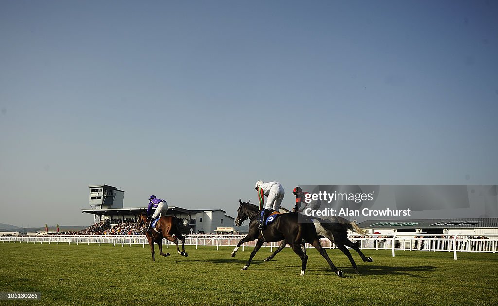 Ffos Las races
