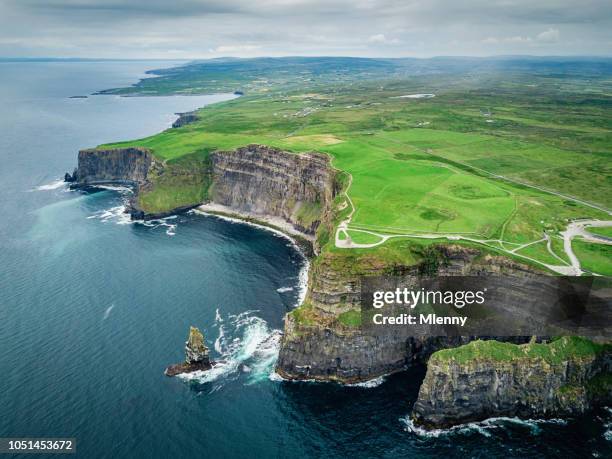 断崖モハー アイルランド野生大西洋の方法 - irish ストックフォトと画�像