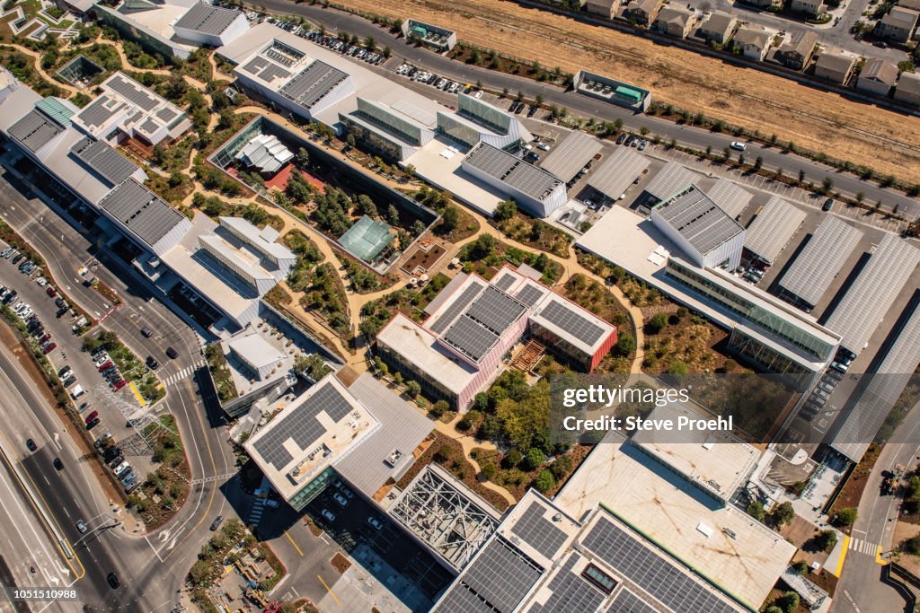 Facebook Capus Facebook Campus High-Res Stock Photo - Getty Images