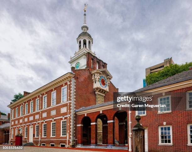 independence hall, philadelphia - independence hall stock pictures, royalty-free photos & images