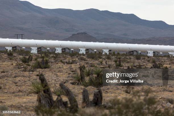 virgin hyperloop un site d’essai près de las vegas nv, montrant la première piste de test complet pour le xp-1 - hyperloop photos et images de collection