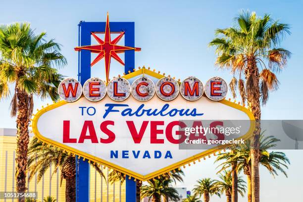 welcome to fabulous las vegas nevada teken - las vegas sign stockfoto's en -beelden