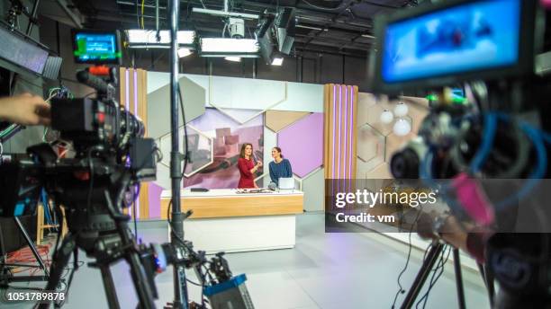 behind the scenes of a tv show - stage set stock pictures, royalty-free photos & images