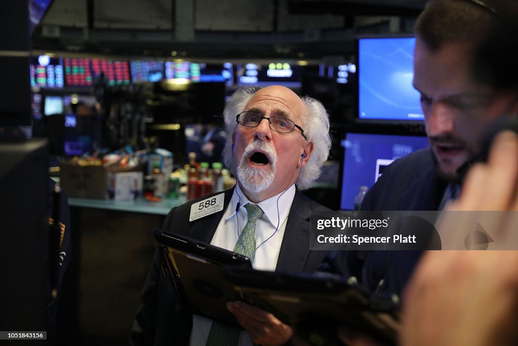 Dow Plunges Over 800 Points In Intraday Trading As Investors Dump Tech Stocks