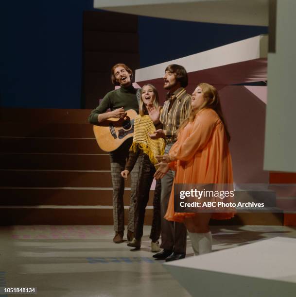 138 The Mamas And Papas John Philips Stock Photos High Res Pictures 138-the-mamas-and-papas-john-philips-stock-photos-high-res-pictures