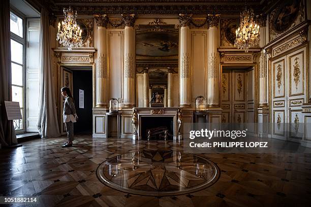 941 Salon Chaumet Stock Photos, High-Res Pictures, and Images - Getty ...