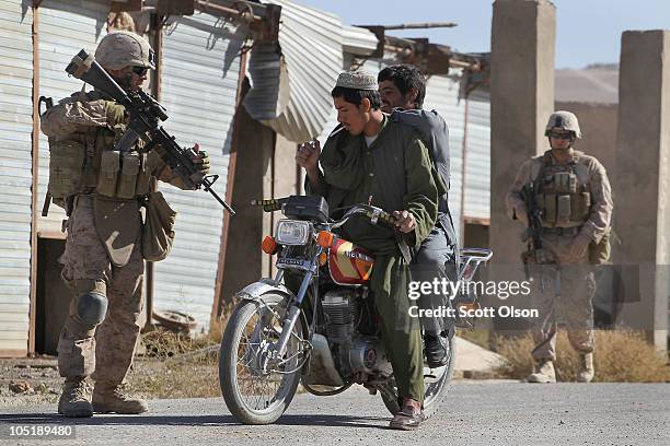 Corporal Locklear Kajaki Photos and Premium High Res Pictures - Getty Images