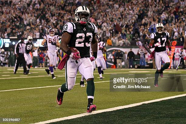 Shonn Green of the New York Jets runs for a 23-yard rushing touchdown in the fourth quarter against the Minnesota Vikings at New Meadowlands Stadium...