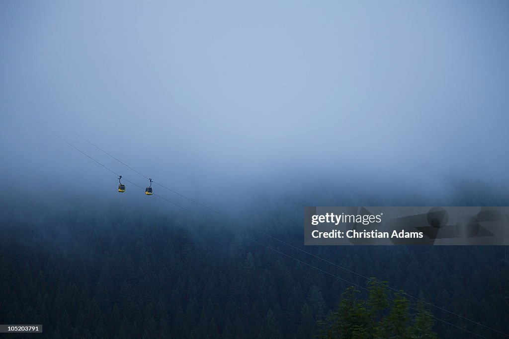 Gondolas with fod