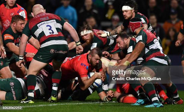 Alan O'Connor of Ulster scores a try during the Champions Cup match between Ulster Rugby and Leicester Tigers at Kingspan Stadium on October 13, 2018...