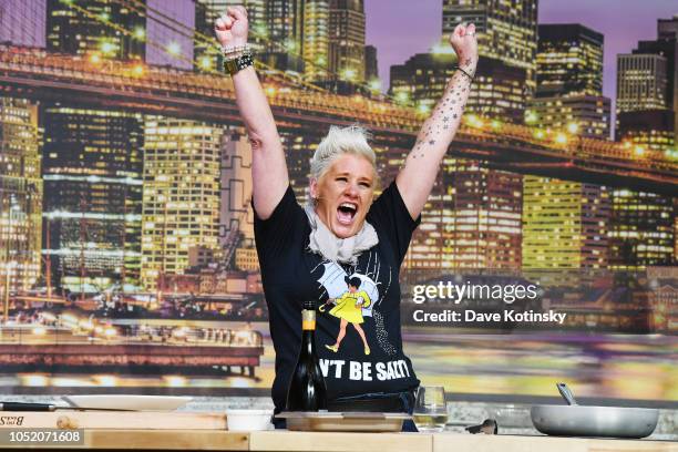 Chef Anne 3,026 Anne Burrell Photos & High Res Pictures - Getty Images