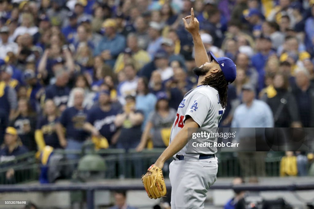 League Championship Series - Los Angeles Dodgers v Milwaukee Brewers - Game Two