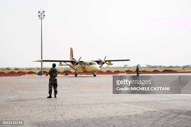 Military plane from Malian air force lands in the airport of Mopti on October 14, 2018.