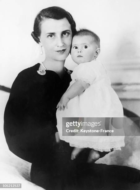 Portrait Of Olga, Princess Of Greece, Denmark And Yugoslavia Pictured With Her 6-Month Old Daughter, Princess Elisabeth, While In London Visiting Her...