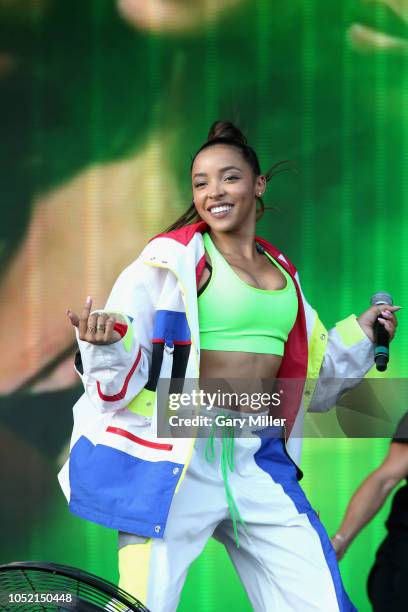 Tinashe Rapper Tinashe In Concert Photos and Premium High Res Pictures - Getty Images