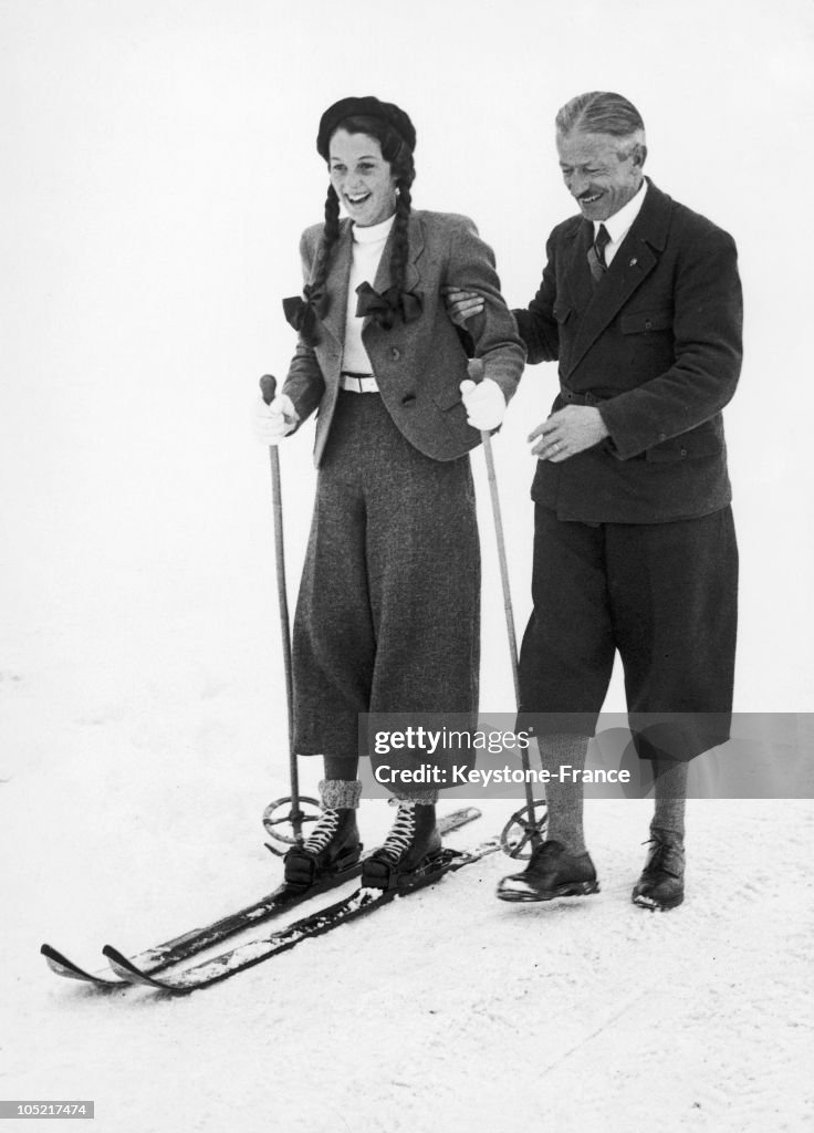 In Saint Moritz, First Ski Lessons Of Princess Fawzia