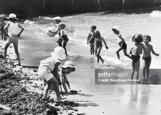 Children Playing On Marseille Beach In 1930.