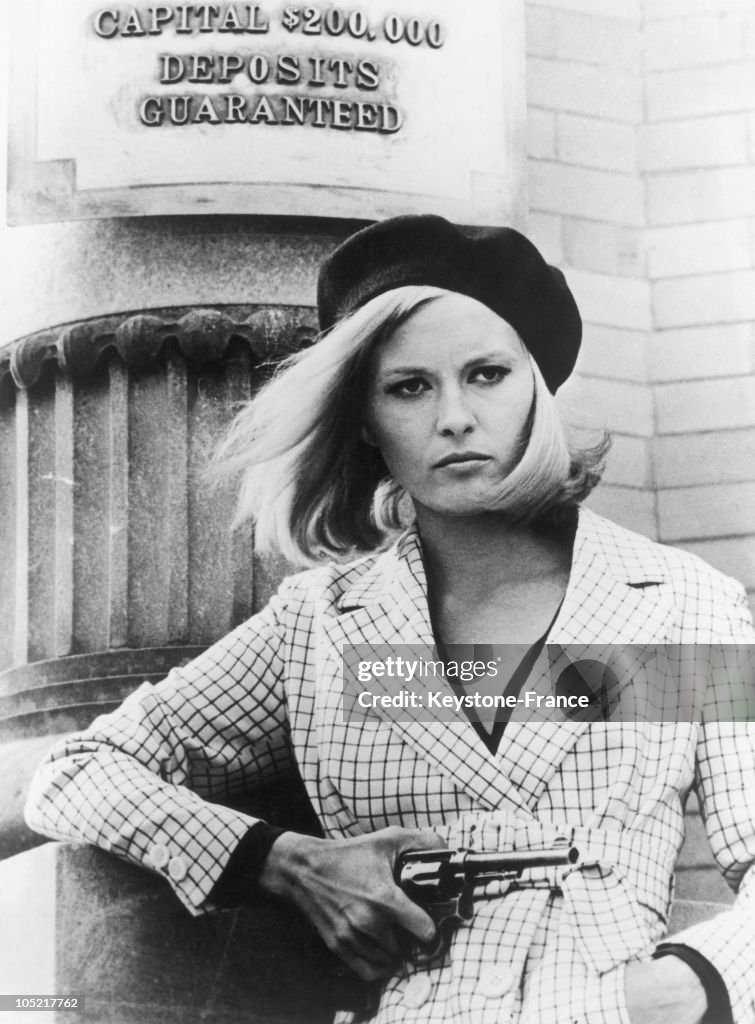 Faye Dunaway Playing Bonnie Parker In The Movie Bonnie And Clyde