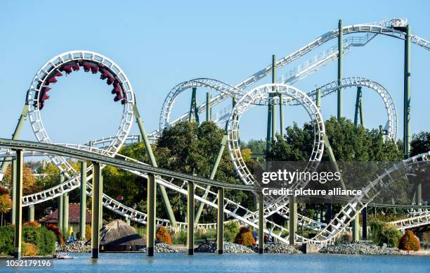 227 Rollercoaster Loops Stock Photos, High-Res Pictures, and Images ...