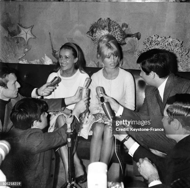 French Actresses Jeanne Moreau And Brigitte Bardot Replying To The Questions Of Reporters With A Smile, Upon Their Return From Mexico Where They...