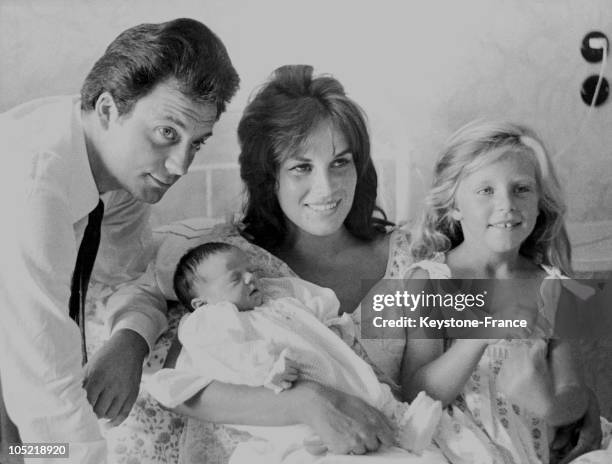 Antonella Lualdi Actress, Her Husband Franco Interlenghi And Her Daughters Stella And Antonella Newborn At Rome Hospital In 1950