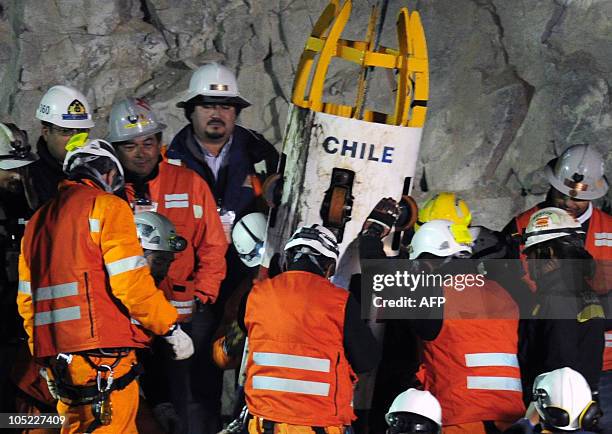 2 187 Chilean Miners Rescue Stock Photos High Res Pictures And Images 2-187-chilean-miners-rescue-stock-photos-high-res-pictures-and-images