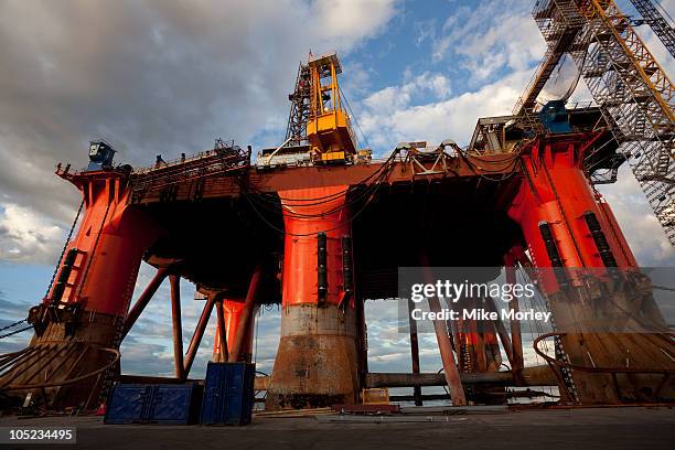 118 Offshore Oil Rig Closeup Stock Photos, High-Res Pictures, and ...