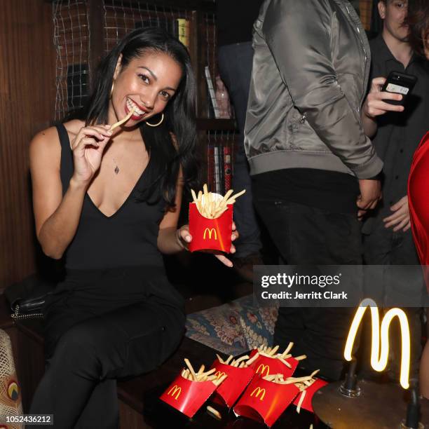 Drake's afterparty was lit! Celebs like Corinne Foxx hit the dance floor at Poppy Nightclub, where the "God's Plan" rapper surprised his guests with...