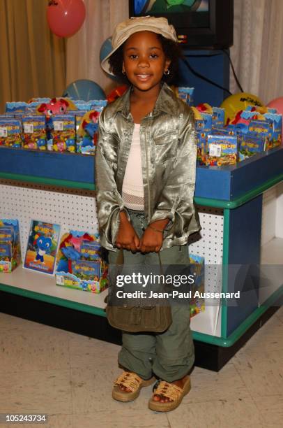 Dee Dee Davis during Mark Feuerstein Leads Los angeles Kids in "itty bitty HeartBeats" Pledge at Toys"R"Us at Toys"R"Us in Torrance, California,...