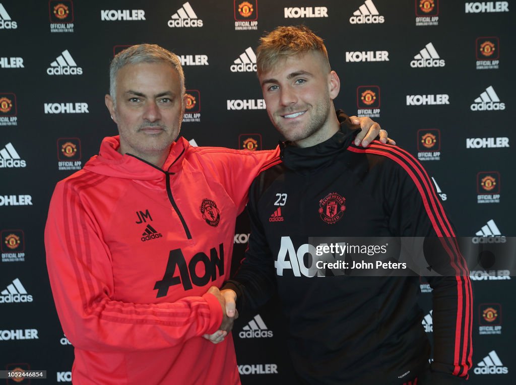 Luke Shaw Signs a New Contract at Manchester United