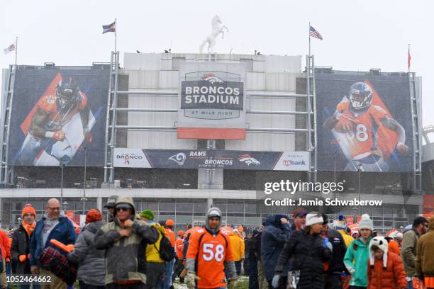 Exterior view of Mile High Stadium before Denver Broncos vs Los Angeles Rams. Denver, CO CREDIT: Jamie Schwaberow