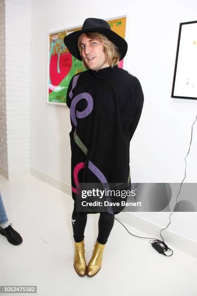 Noel Fielding attends a private view of "Daft Apeth" by Serge Pizzorno of Kasabian at No Ho Showrooms on October 18, 2018 in London, England.