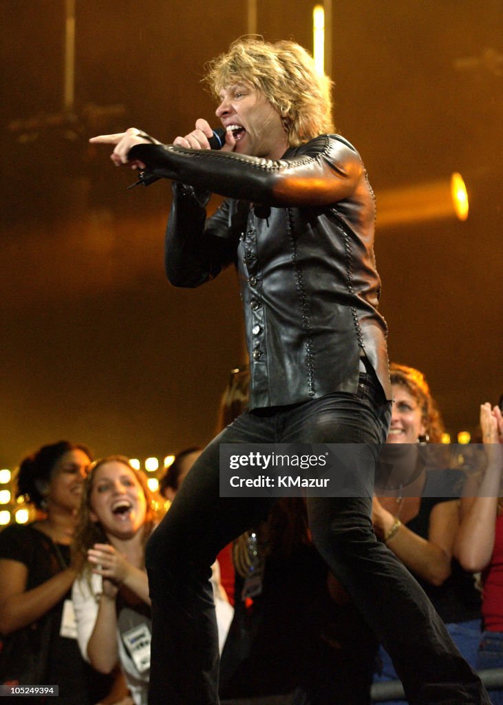Bon Jovi's "Bounce Tour" Live at Giants Stadium on August 7, 2003 - Show