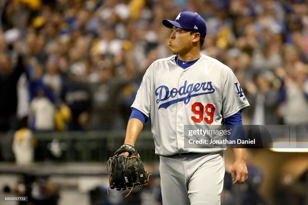 League Championship Series - Los Angeles Dodgers v Milwaukee Brewers - Game Six