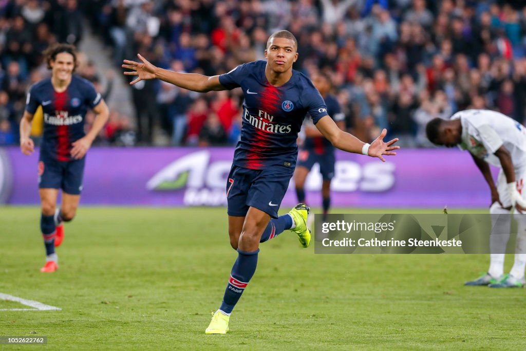 Paris Saint-Germain v Amiens SC - Ligue 1