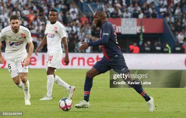 Lassana Diarra of Paris Saint-Germain in action during the French Ligue 1 match between Paris Saint Germain and Amiens SC on October 20, 2018 in...