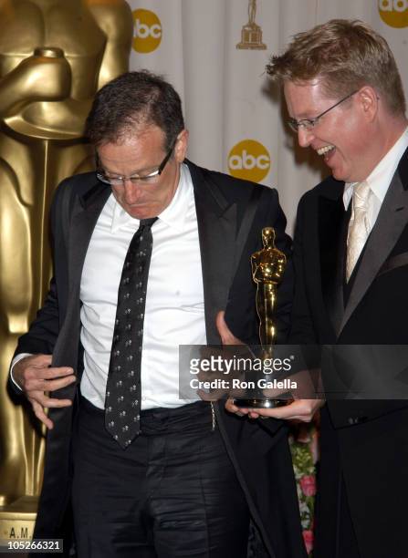 Presenter Robin Williams with Andrew Stanton, winner of Best Animated Feature for "Finding Nemo"